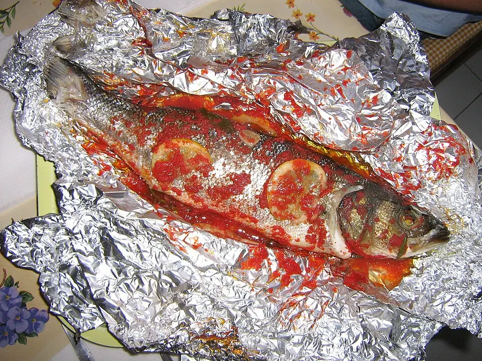 Branzino al cartoccio alla ligure