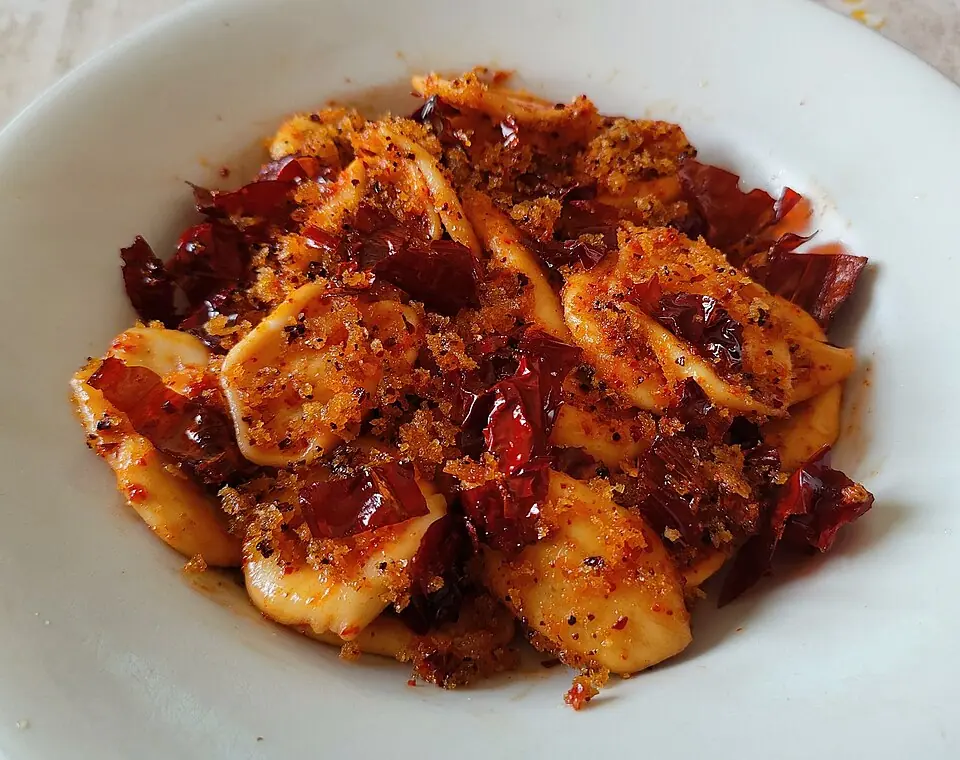 Strascinati con mollica e peperoni cruschi