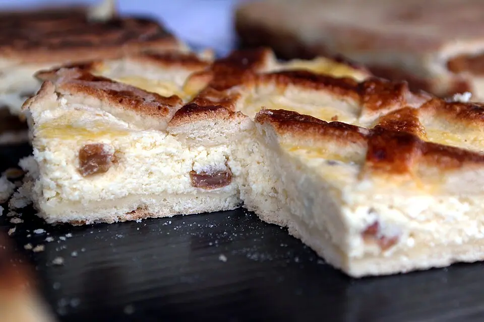 Plăcintă cu brânză dulce