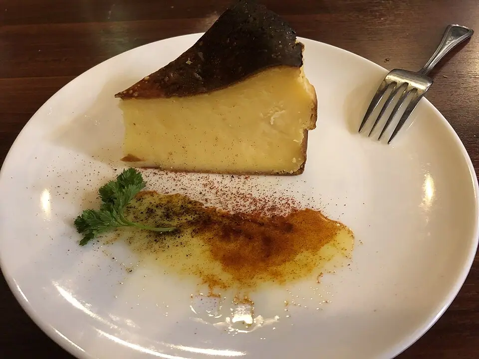 Tarta de queso vasca